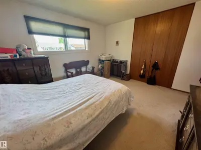 Interior photo 2 of 4433 48 AV