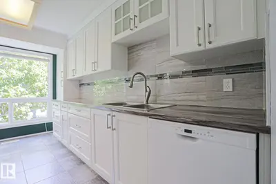Interior photo 3 of 4 GOEBEL CL