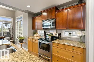 Interior photo 2 of 15 NAPOLEON CR