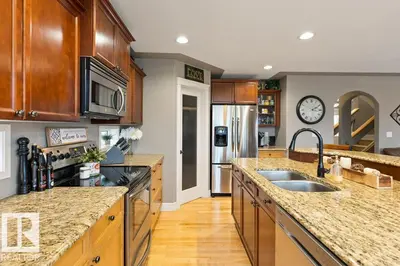 Interior photo 4 of 15 NAPOLEON CR