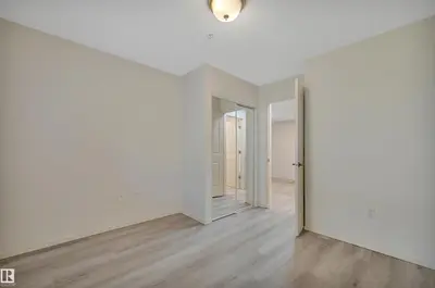 Interior photo 3 of 
