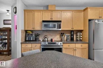 Interior photo 3 of #122 279 SUDER GREENS DR NW