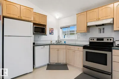 Interior photo 1 of 120 SPRINGFIELD CR