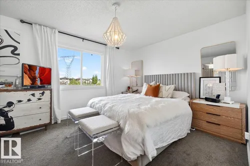 3934 160 AV NW, Edmonton - $465,000