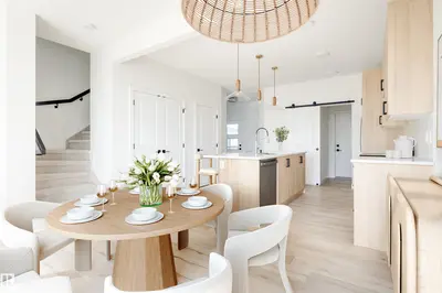 Interior photo 1 of 2629 62 ST SW