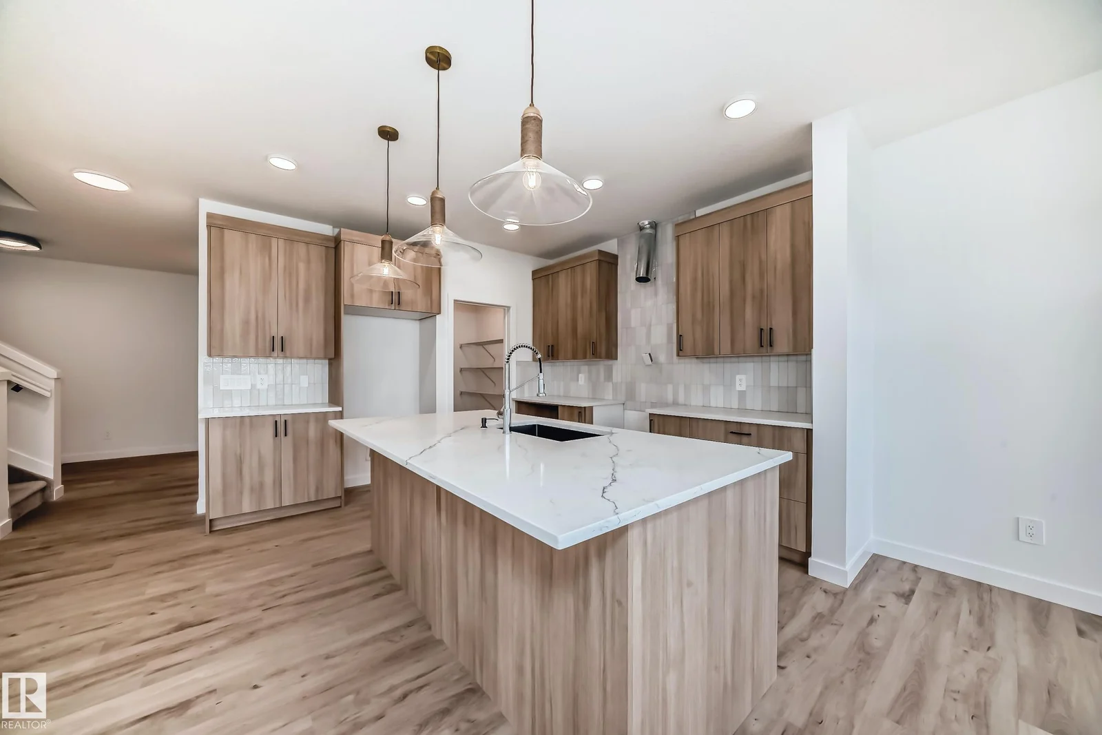8255 Kiriak LO SW, Edmonton - 3 bedroom Detached Single Family for sale