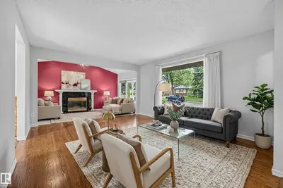 Interior photo 1 of 