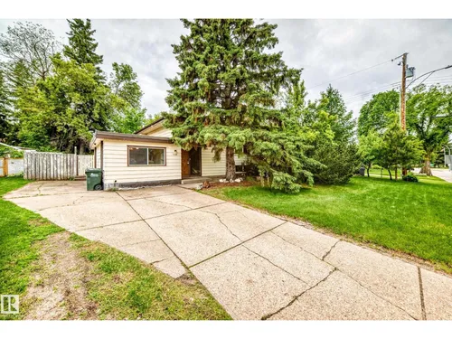 128 PINE ST, Sherwood Park - $370,000