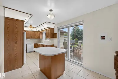 Interior photo 2 of 