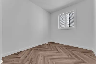 Interior photo 2 of 121 Lilac CL