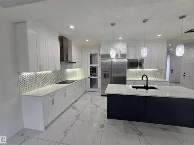 Interior photo 4 of 228 36 ST SW