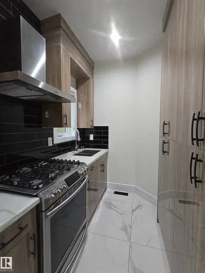 Interior photo 3 of 228 36 ST SW