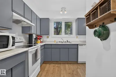 Interior photo 3 of #10 1904 48 ST NW