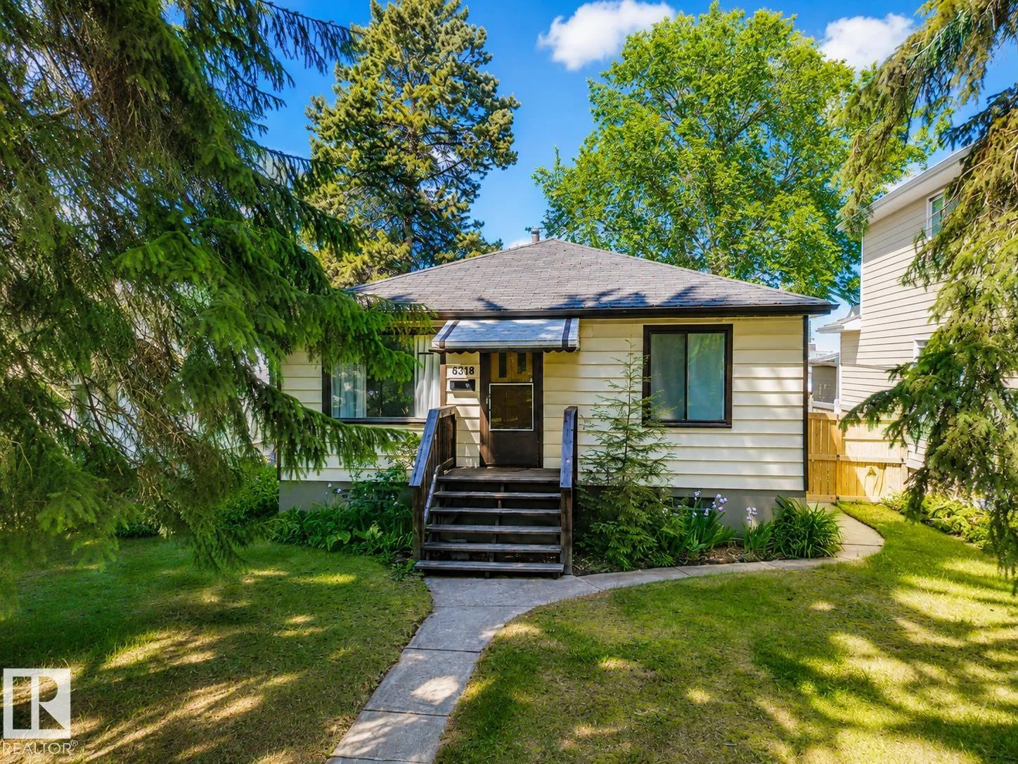 8318 80 AV NW, Edmonton - 5 bedroom Detached Single Family for sale
