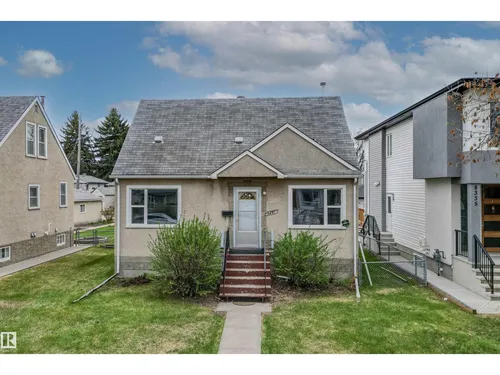 8331 81 AV NW, Edmonton - $372,000