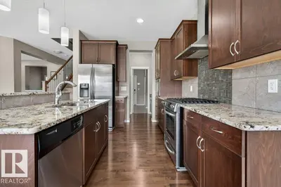 Interior photo 4 of 5315 20 AV SW SW