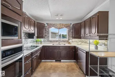 Interior photo 4 of 10935 152 ST NW