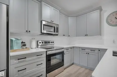 Interior photo 3 of 417 Boreal DR