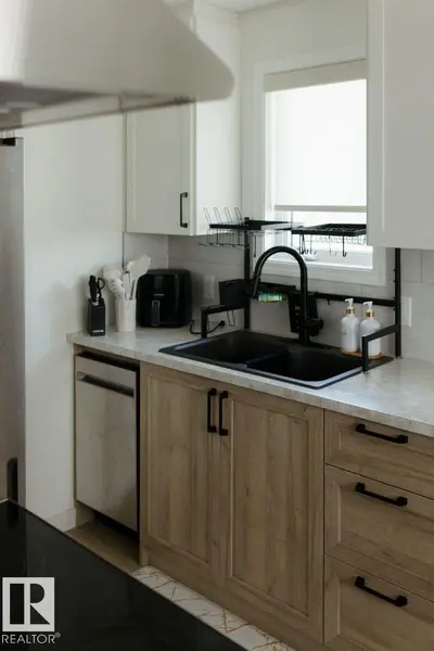 Interior photo 2 of 10503A 109 ST