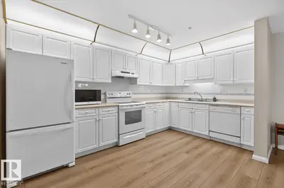 Interior photo 2 of 