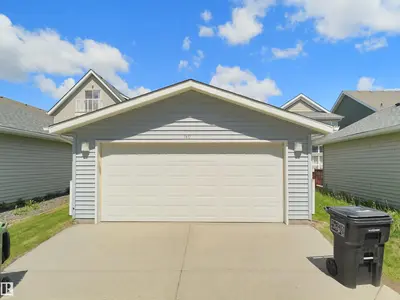 Interior photo 2 of 7827 22 AV SW