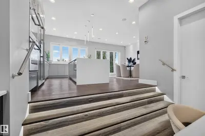 Interior photo 4 of 9509 99B ST NW
