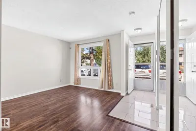 Interior photo 4 of #7 1651 46 ST NW