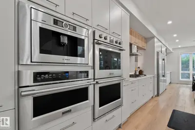 Interior photo 2 of 4509 WINGFIELD BAY BA NW