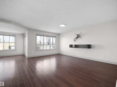 Interior photo 4 of 6116 10 AV SW
