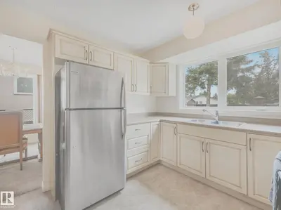 Interior photo 4 of 5 AKINS DR