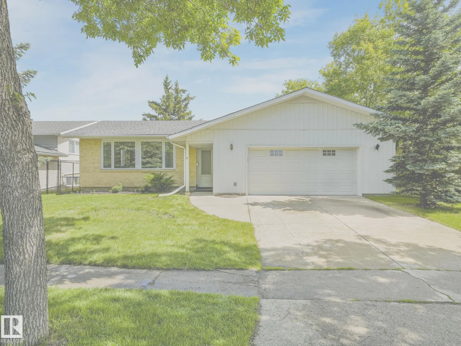 5 AKINS DR, St. Albert - 5 bedroom Detached Single Family for sale