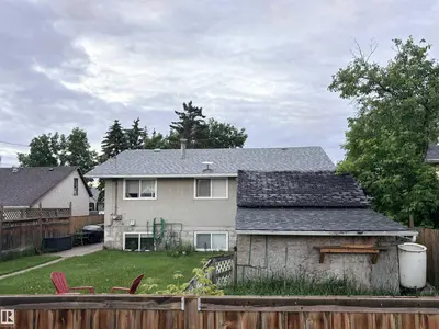 Interior photo 3 of 4704 51 AV