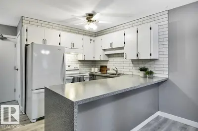 Interior photo 2 of 8 PINEVIEW HORIZON VG