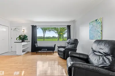 Interior photo 4 of 8707 69 AV NW