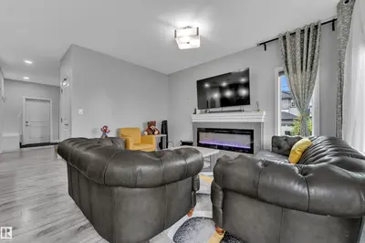 Interior photo 3 of 7245 CHIVERS PL SW