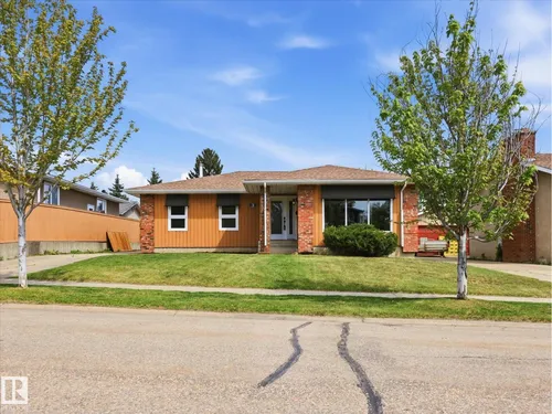 3 FAIRFAX CR, St. Albert - $469,900