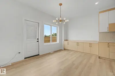 Interior photo 4 of 2 Willow Heights DR