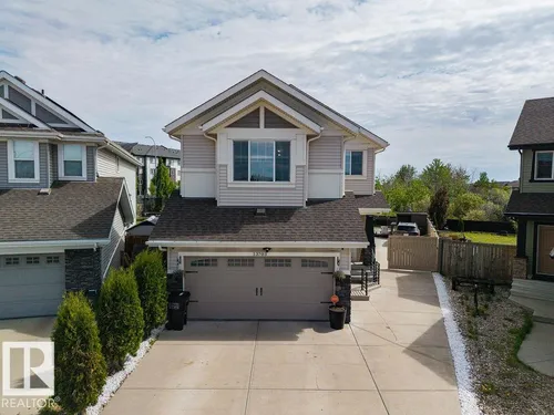 13703 166 AV NW, Edmonton - $725,000