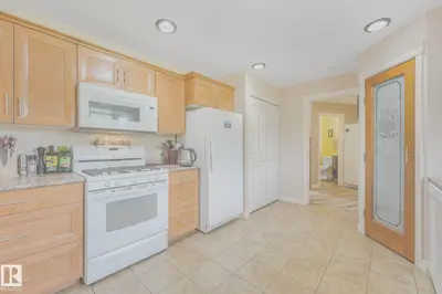 Interior photo 2 of 25426 TWP ROAD 602