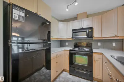 Interior photo 3 of #221 300 Palisades WY