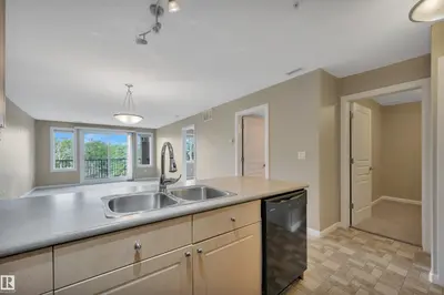 Interior photo 4 of #221 300 Palisades WY