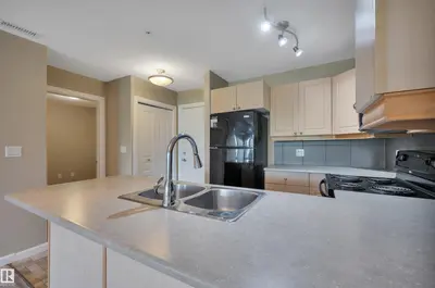 Interior photo 2 of #221 300 Palisades WY