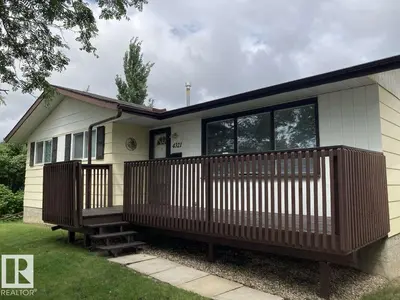 Interior photo 1 of 4321 41 AV