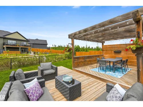 20530 128 AV NW, Edmonton - $459,900