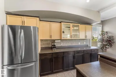 Interior photo 4 of 488 MACEWAN RD SW