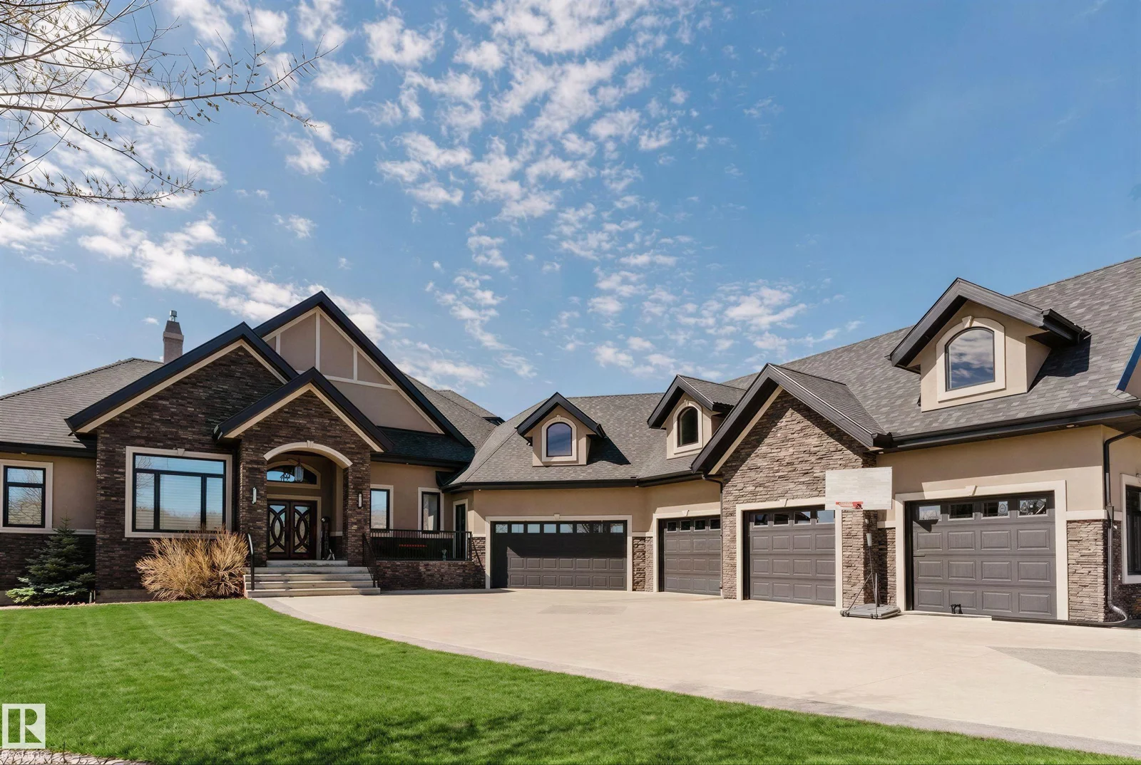 841 56316 RNG ROAD 113, Rural St. Paul County - 5 bedroom Detached Single Family for sale