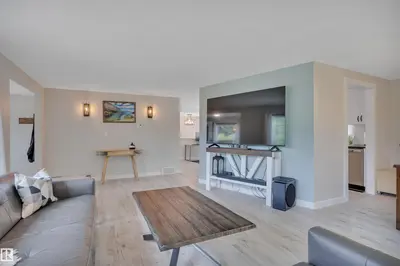 Interior photo 3 of 473058 RGE ROAD 243 A