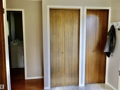 Interior photo 4 of 5530 46 street