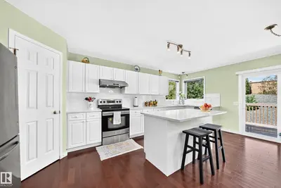 Interior photo 3 of 963 BURROWS CR NW