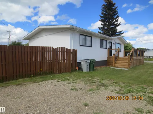 1102 55 ST, Edson - $339,900